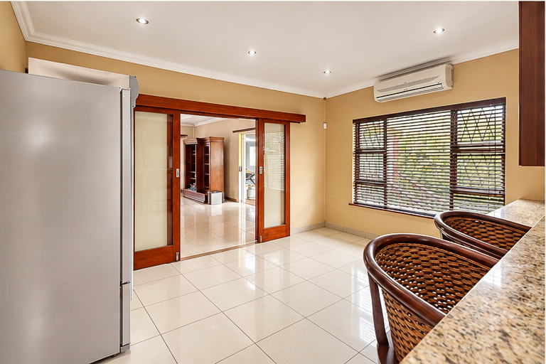 4 Bedroom Property for Sale in Nahoon Valley Park Eastern Cape